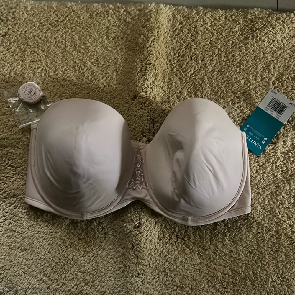Vanity Fair,color cream,size 40DD